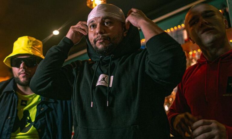 Bambo The Smuggler: Odkryj artystę i jego unikalny styl muzyczny