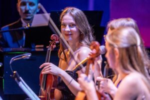 Pudło skrzypiec krzyżówka – odkryj jego nazwę i najlepsze miejsca zakupu