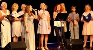 Sztuka wokalizy: Odkryj techniki i znaczenie śpiewania melodii bez tekstu