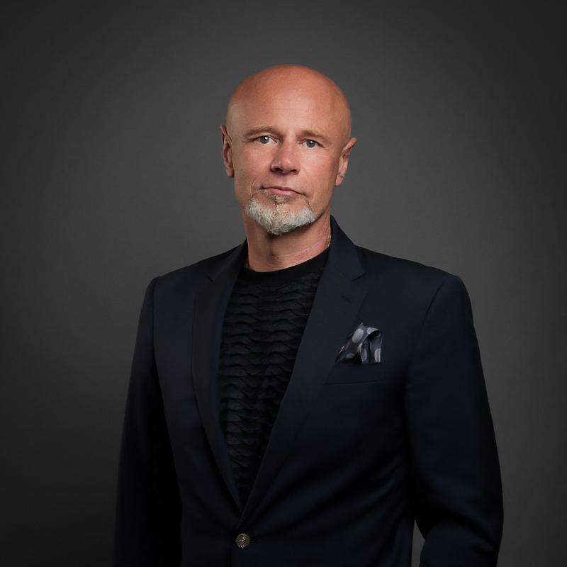 Odkrywamy tajemnicę: Profesor Adam Maciejewski – ile tak naprawdę ma lat?