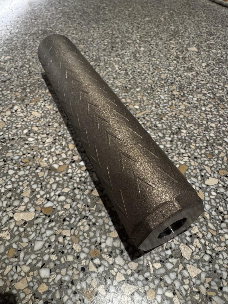 Moderator w pianinie