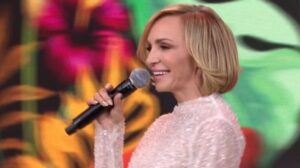 Muzyczna podróż z Wyszkoni: Odkryj 10 niezapomnianych utworów artystki