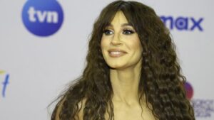 Sylwia Grzeszczak i jej muzyczna podróż: Przegląd albumów w dyskografii