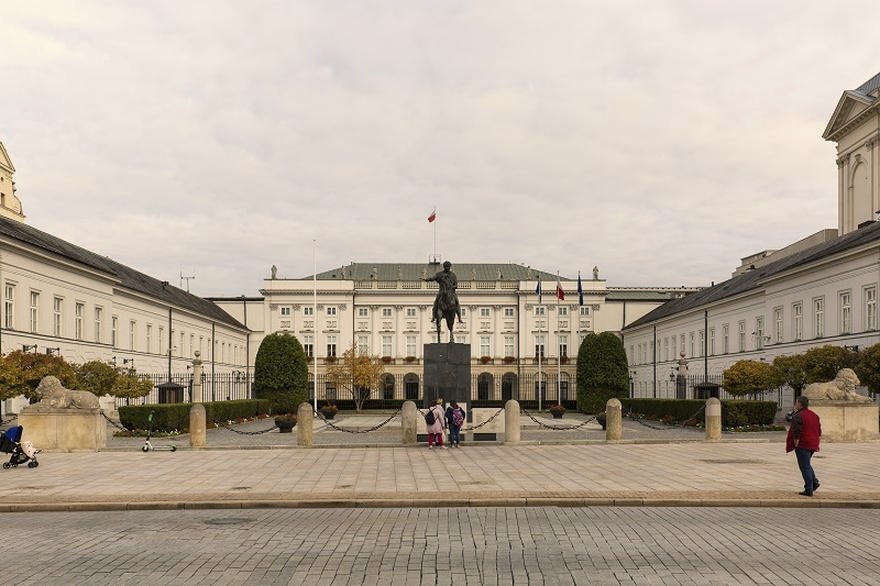 Gdzie zamieszkuje prezydent Polski i jakie są jego rezydencje w Warszawie